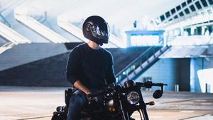 Preview wallpaper motorcyclist, motorcycle, helmet, headlight