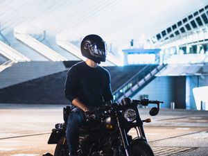 Preview wallpaper motorcyclist, motorcycle, helmet, headlight