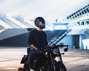 Preview wallpaper motorcyclist, motorcycle, helmet, headlight