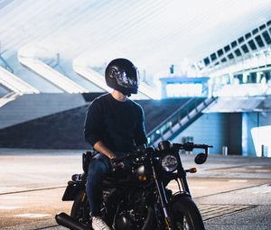 Preview wallpaper motorcyclist, motorcycle, helmet, headlight