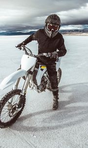 Preview wallpaper motorcyclist, motorcycle, helmet, snow