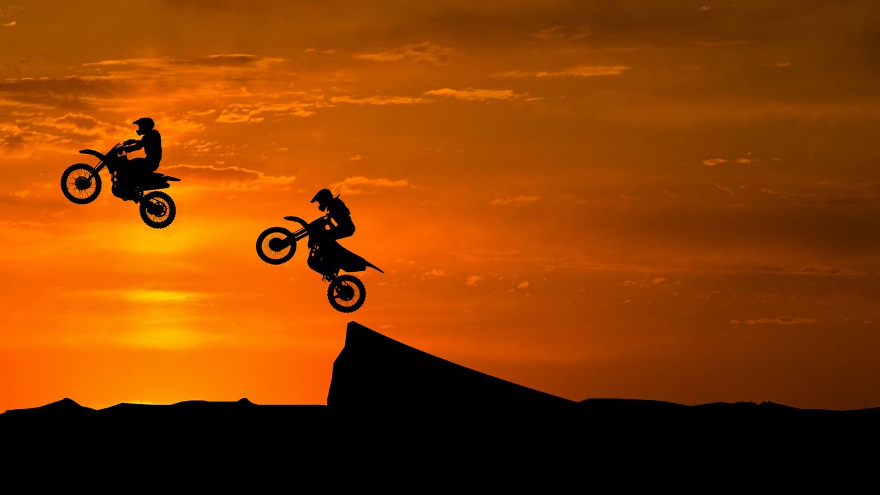 Wallpaper motorcyclist, silhouettes, trick, hill
