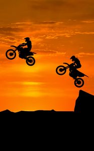 Preview wallpaper motorcyclist, silhouettes, trick, hill