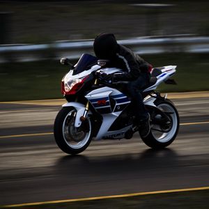 Preview wallpaper motorcyclist, speed, movement, adrenaline