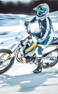 Preview wallpaper motorcyclist, speed, snow