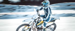 Preview wallpaper motorcyclist, speed, snow