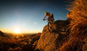 Preview wallpaper mountain bike, cyclist, man