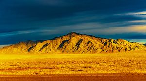 Preview wallpaper mountain, desert, sunset, landscape