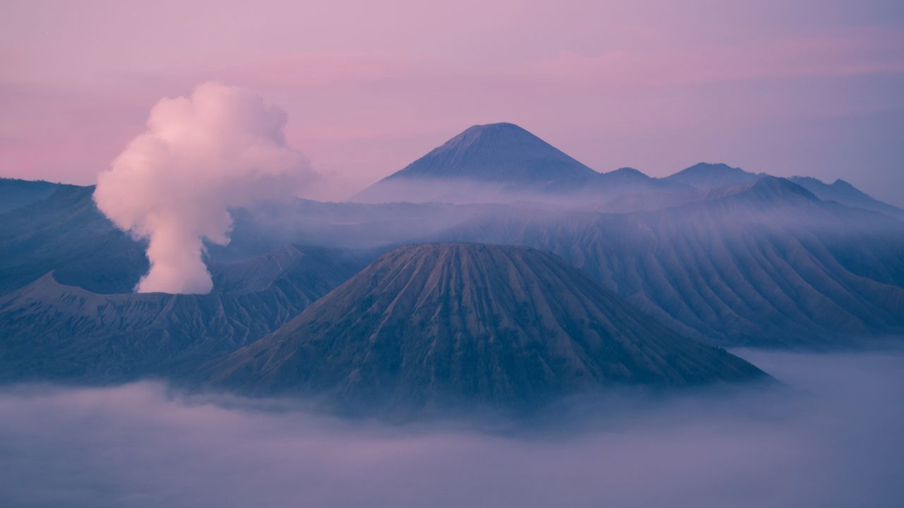 Wallpaper mountain, fog, clouds, mount bromo, indonesia
