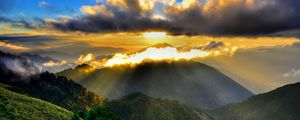 Preview wallpaper mountain, fog, clouds, sun, rays, morning