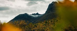 Preview wallpaper mountain, grass, blur, autumn