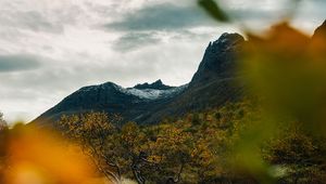 Preview wallpaper mountain, grass, blur, autumn