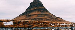 Preview wallpaper mountain, hill, lake, water, reflection