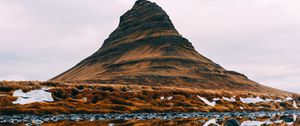 Preview wallpaper mountain, hill, lake, water, reflection