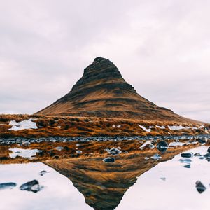 Preview wallpaper mountain, hill, lake, water, reflection