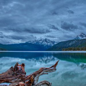 Preview wallpaper mountain, lake, landscape, reflection, log