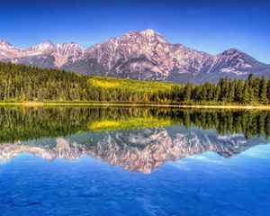 Preview wallpaper mountain, lake, landscape, beautifully