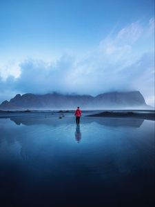 Preview wallpaper mountain, lake, solitude, loneliness, fog, iceland