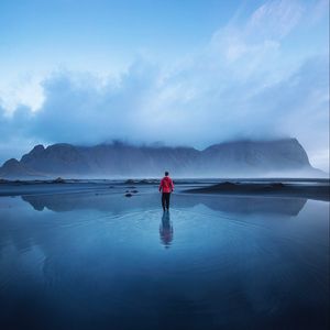 Preview wallpaper mountain, lake, solitude, loneliness, fog, iceland