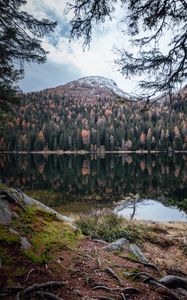 Preview wallpaper mountain, lake, trees, water, reflection