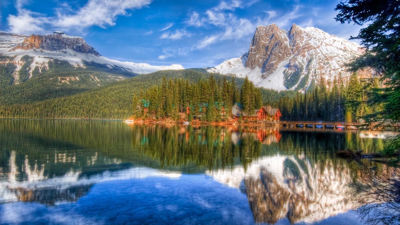 Wallpaper mountain, lakes, lodges, coast, wood, coniferous, colors, paints, reflection, bottom, sky, landscape