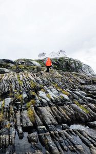 Preview wallpaper mountain, man, hill, winter, norway