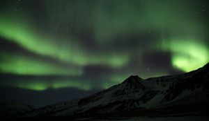 Preview wallpaper mountain, northern lights, snow, night, iceland