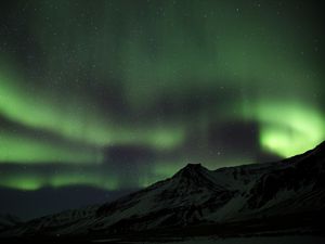 Preview wallpaper mountain, northern lights, snow, night, iceland