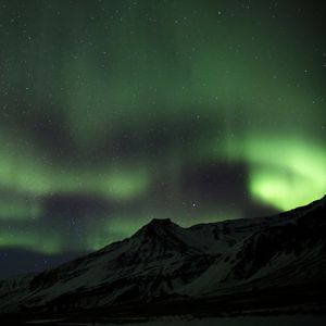 Preview wallpaper mountain, northern lights, snow, night, iceland