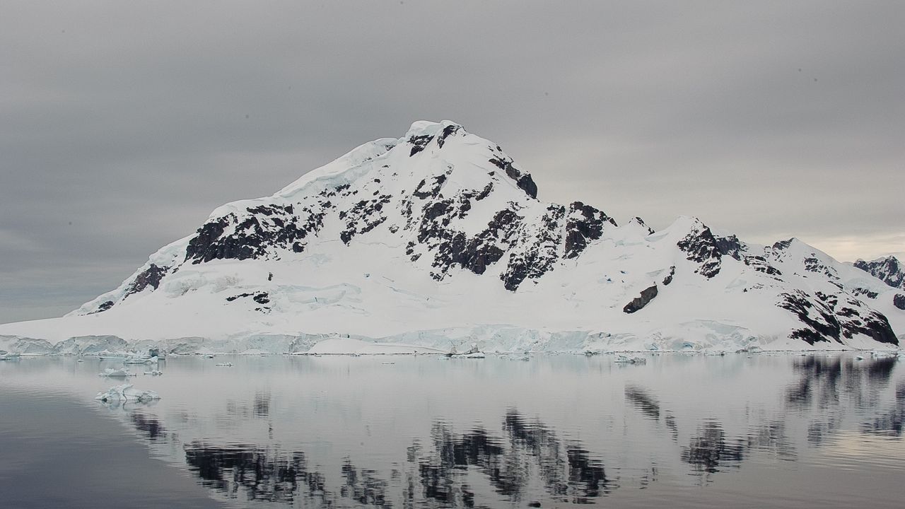 Wallpaper mountain, ocean, snow, reflection