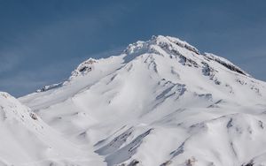 Preview wallpaper mountain, peack, snowy, slope, white, volcanic