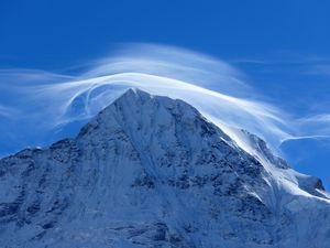Preview wallpaper mountain, peak, cloud, snow, snowy