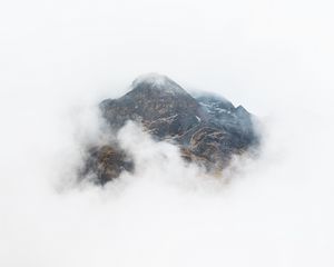 Preview wallpaper mountain, peak, clouds, fog, height