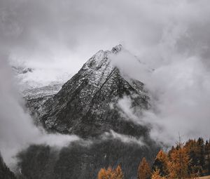 Preview wallpaper mountain, peak, clouds, trees