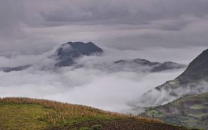 Preview wallpaper mountain, peak, clouds, view