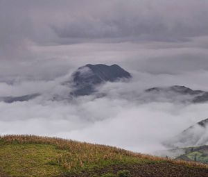 Preview wallpaper mountain, peak, clouds, view