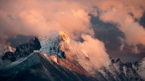 Preview wallpaper mountain, peak, clouds, snow, landscape