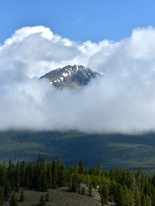 Preview wallpaper mountain, peak, clouds, trees, nature, landscape