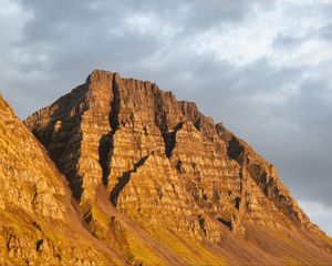 Preview wallpaper mountain, peak, evening, light, nature