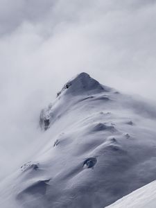 Preview wallpaper mountain, peak, fog, snow, snowy