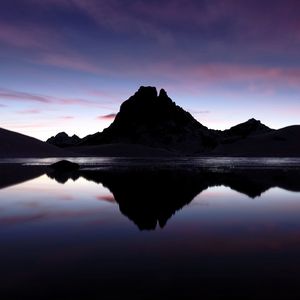 Preview wallpaper mountain, peak, silhouette, reflection