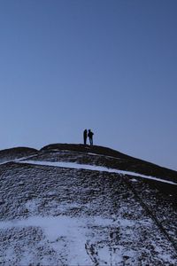 Preview wallpaper mountain, peak, silhouettes, couple, dark