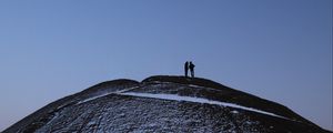 Preview wallpaper mountain, peak, silhouettes, couple, dark