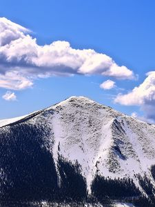 Preview wallpaper mountain, peak, snow, sky