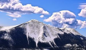 Preview wallpaper mountain, peak, snow, sky