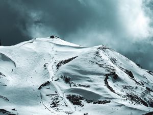 Preview wallpaper mountain, peak, snow, sky, cloudy