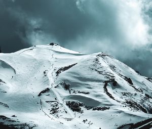 Preview wallpaper mountain, peak, snow, sky, cloudy