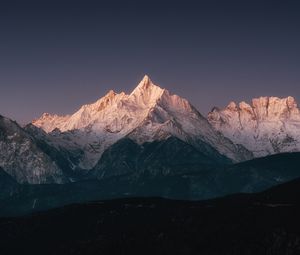 Preview wallpaper mountain, peak, snow, dusk, night, landscape