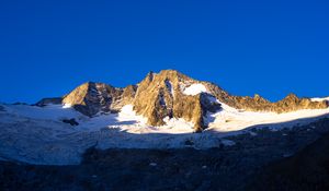 Preview wallpaper mountain, peak, snow, shadow, landscape