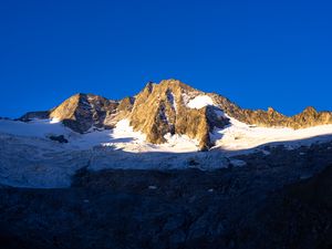 Preview wallpaper mountain, peak, snow, shadow, landscape
